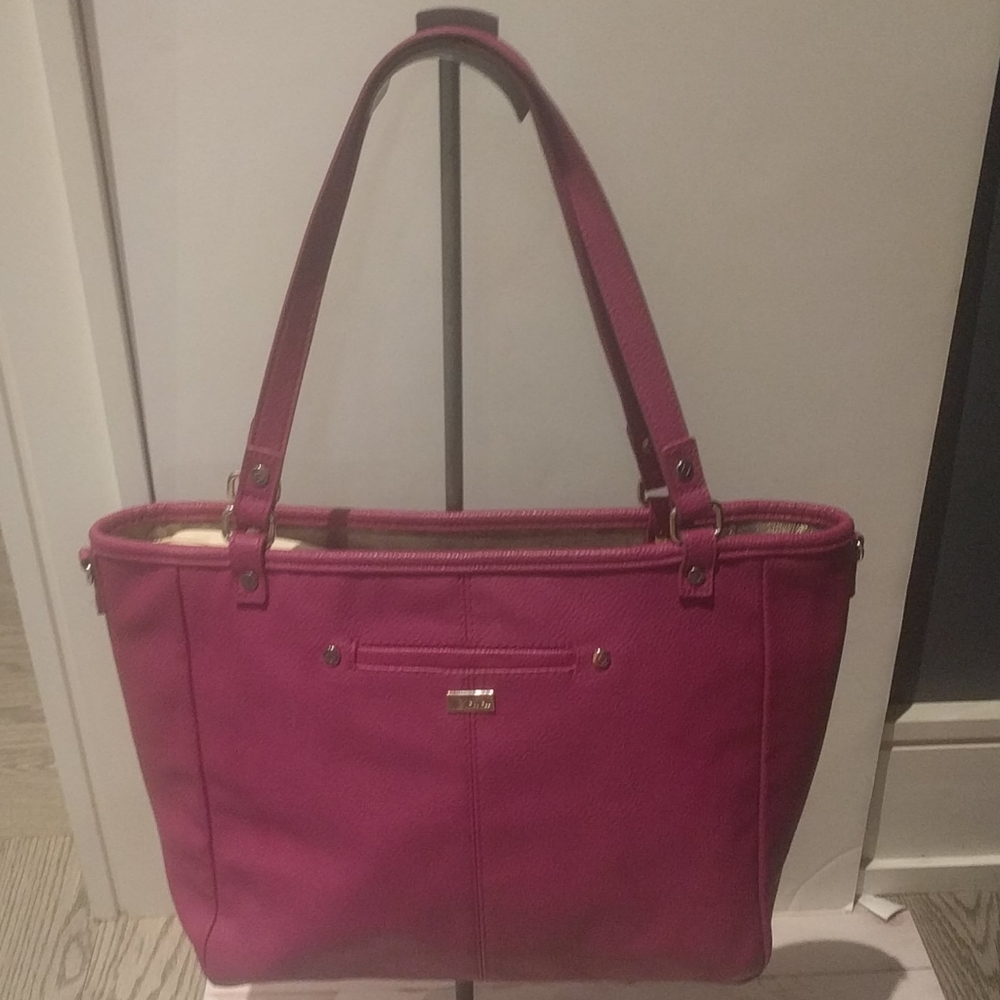 🌺🌸 Beautiful  pink faux leather bag by Jewell 🌸